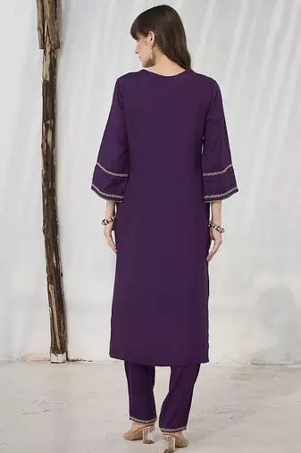 Floral Embroidered Square Neck Thread Work Straight Kurta & Trousers
