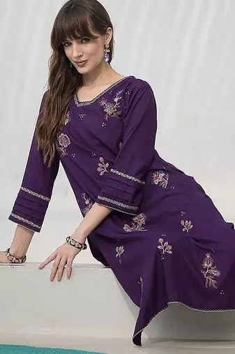Floral Embroidered Square Neck Thread Work Straight Kurta & Trousers