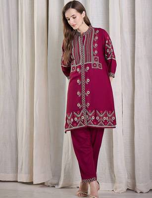 Women Ethnic Motifs Embroidered Thread Work Kurta With Trousers Kurta Sets 1