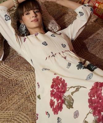 Women Floral Printed Regular Beads and Stones Pure Cotton Kurta with Trousers 1