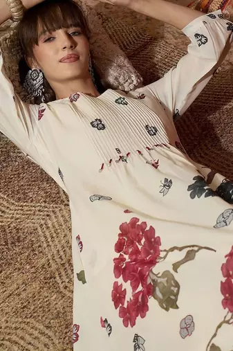 Women Floral Printed Regular Beads and Stones Pure Cotton Kurta with Trousers
