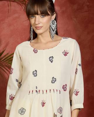 Women Floral Printed Regular Beads and Stones Pure Cotton Kurta with Trousers 3
