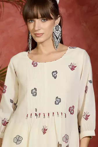 Women Floral Printed Regular Beads and Stones Pure Cotton Kurta with Trousers