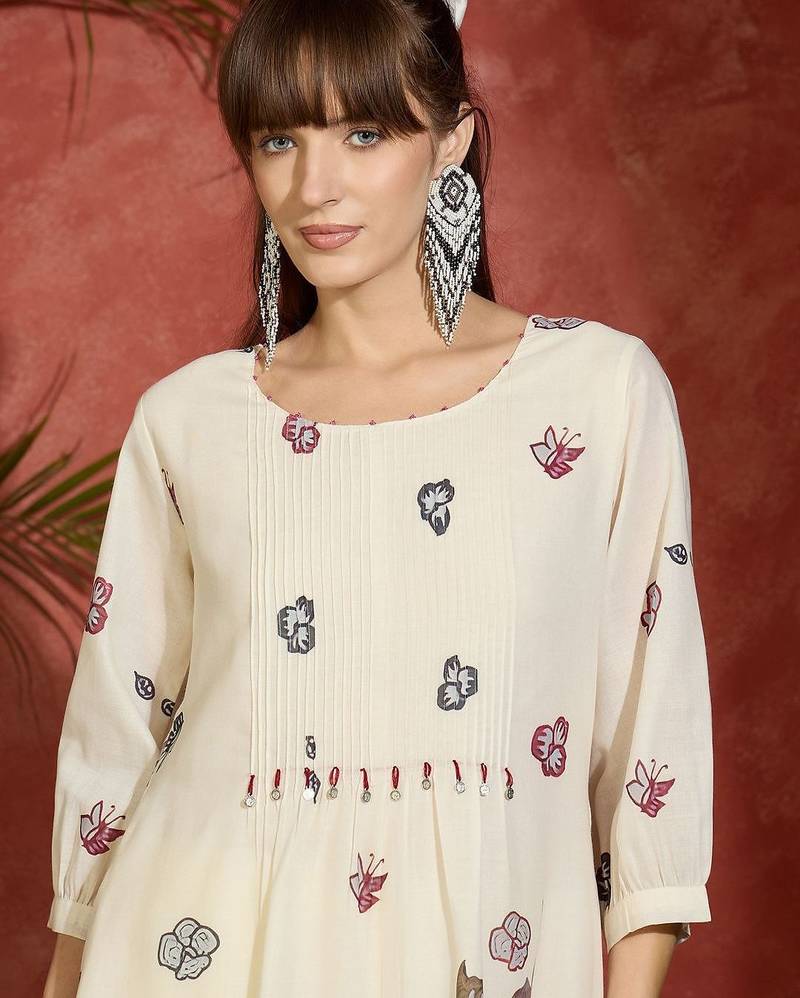 Women Floral Printed Regular Beads and Stones Pure Cotton Kurta with Trousers