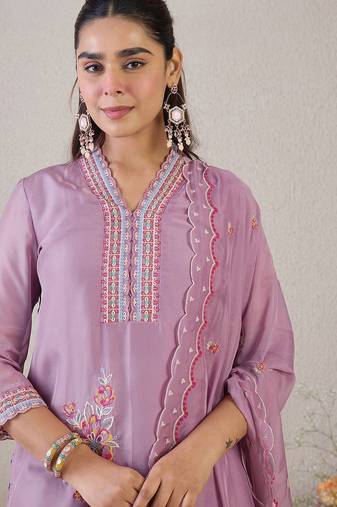 Floral Embroidered V Neck Organza Kurta With Trousers & Dupatta