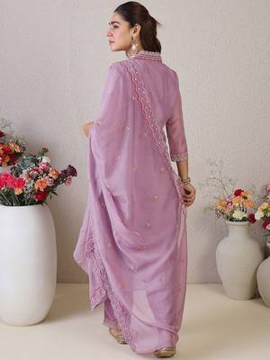 Floral Embroidered V Neck Organza Kurta With Trousers & Dupatta 4