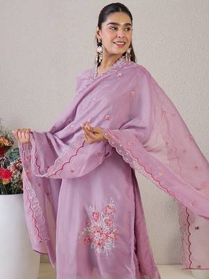 Floral Embroidered V Neck Organza Kurta With Trousers & Dupatta 7