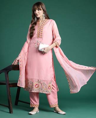 Floral Embroidered Regular Sequinned Kurta with Trousers & Dupatta 1