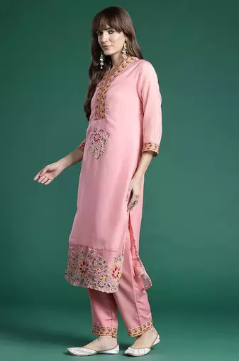 Floral Embroidered Regular Sequinned Kurta with Trousers & Dupatta