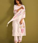 Women Floral Embroidered Regular Thread Work Liva Kurta with Trousers & With Dupatta