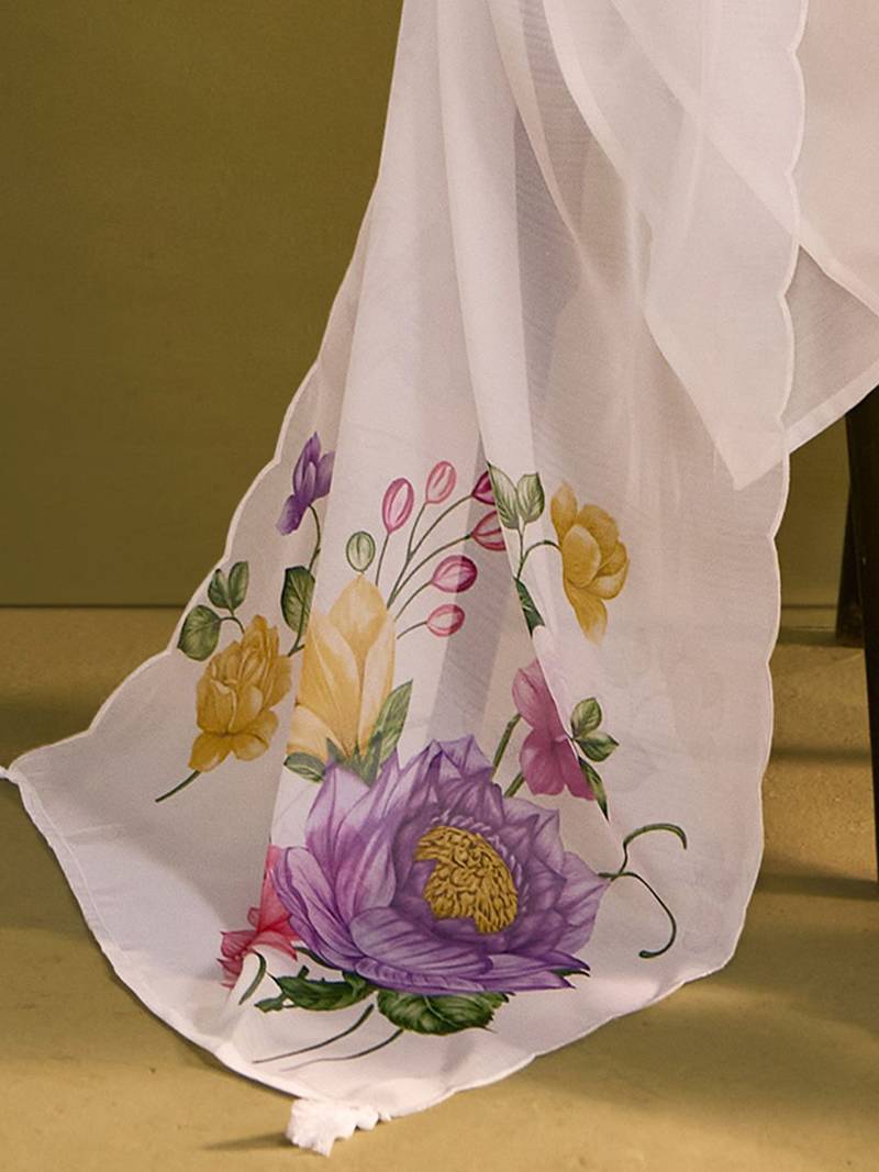Women Floral Embroidered Regular Thread Work Liva Kurta with Trousers & With Dupatta