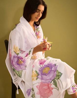 Women Floral Embroidered Regular Thread Work Liva Kurta with Trousers & With Dupatta 6