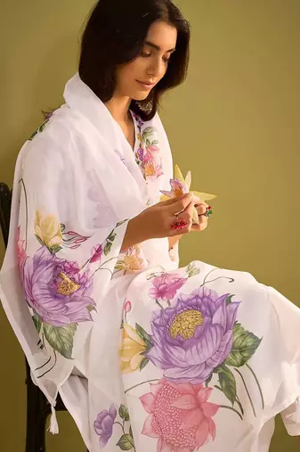 Women Floral Embroidered Regular Thread Work Liva Kurta with Trousers & With Dupatta
