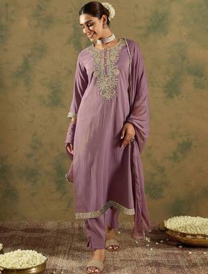 Floral Embroidered Embellished Straight Kurta with Trouser And Dupatta 2