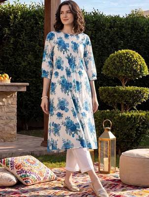 Women Floral Printed Pleated Pure Cotton Kurta with Trousers 3
