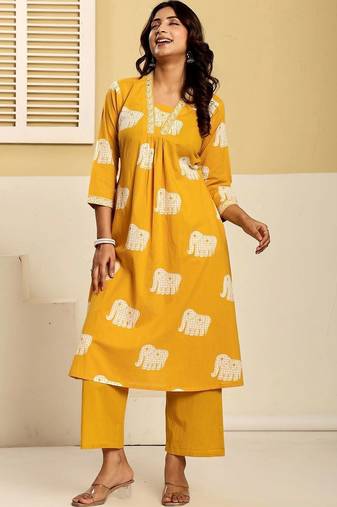Women Animal Printed Regular Beads and Stones Pure Cotton Kurta with Palazzos
