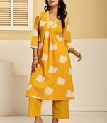 Women Animal Printed Regular Beads and Stones Pure Cotton Kurta with Palazzos