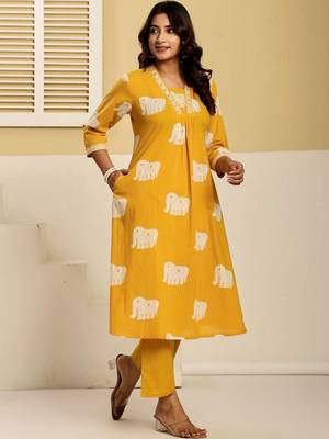 Women Animal Printed Regular Beads and Stones Pure Cotton Kurta with Palazzos 2