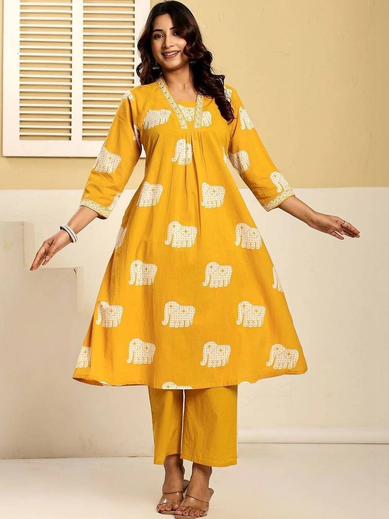 Women Animal Printed Regular Beads and Stones Pure Cotton Kurta with Palazzos