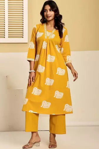 Women Animal Printed Regular Beads and Stones Pure Cotton Kurta with Palazzos