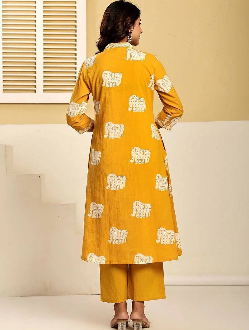 Women Animal Printed Regular Beads and Stones Pure Cotton Kurta with Palazzos