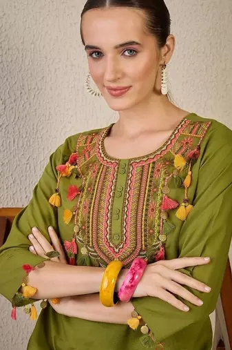 Women Ethnic Motifs Embroidered Regular Thread Work Pure Cotton Kurta with Trousers