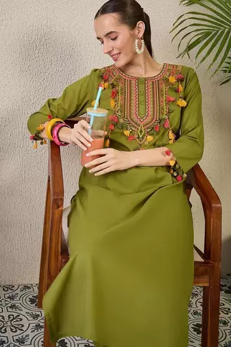 Women Ethnic Motifs Embroidered Regular Thread Work Pure Cotton Kurta with Trousers