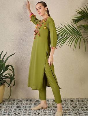 Women Ethnic Motifs Embroidered Regular Thread Work Pure Cotton Kurta with Trousers 4