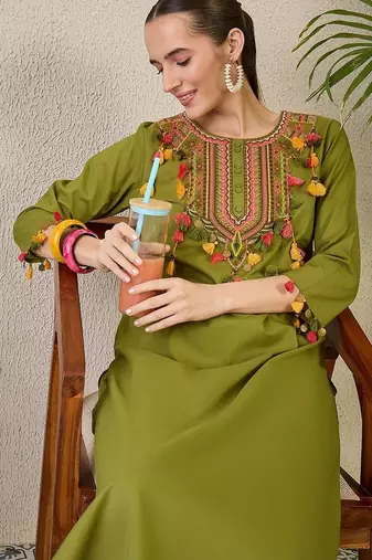 Women Ethnic Motifs Embroidered Regular Thread Work Pure Cotton Kurta with Trousers