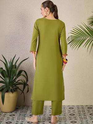 Women Ethnic Motifs Embroidered Regular Thread Work Pure Cotton Kurta with Trousers 6