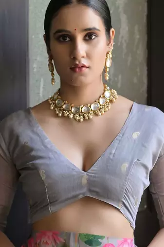 Floral Woven Design Zari Banarasi Saree