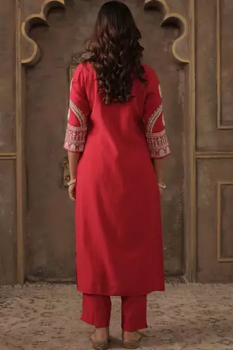 Women Ethnic Motifs Embroidered Regular Thread Work Kurta with Trousers
