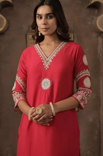 Women Ethnic Motifs Embroidered Regular Thread Work Kurta with Trousers