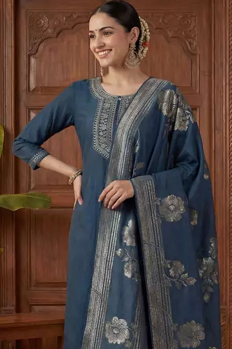Women Ethnic Motifs Embroidered Regular Kurta with Trousers & With Dupatta