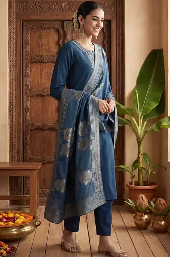 Women Ethnic Motifs Embroidered Regular Kurta with Trousers & With Dupatta