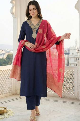 Women Ethnic Motifs Embroidered Regular Kurta with Trousers & With Dupatta