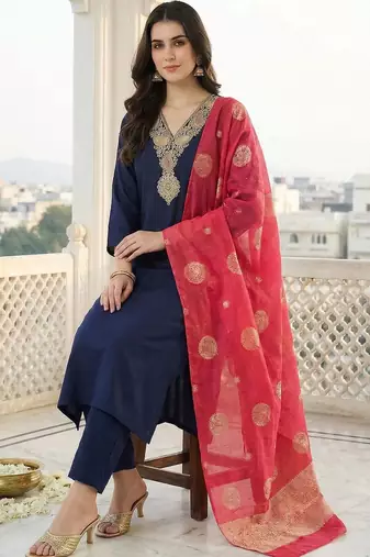 Women Ethnic Motifs Embroidered Regular Kurta with Trousers & With Dupatta