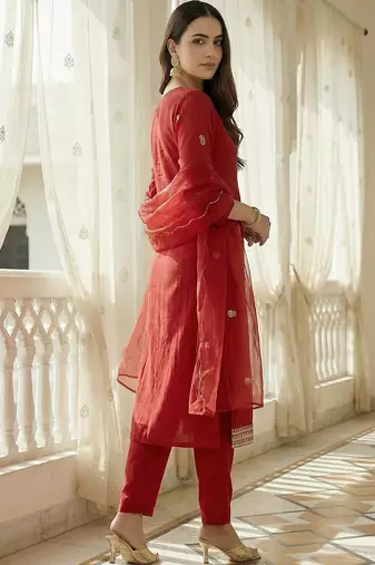 Women Ethnic Motifs Embroidered Regular Kurta with Trousers & With Dupatta
