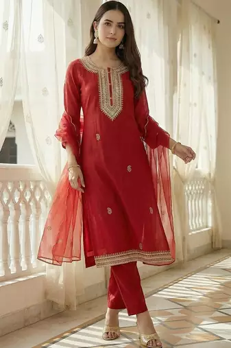 Women Ethnic Motifs Embroidered Regular Kurta with Trousers & With Dupatta