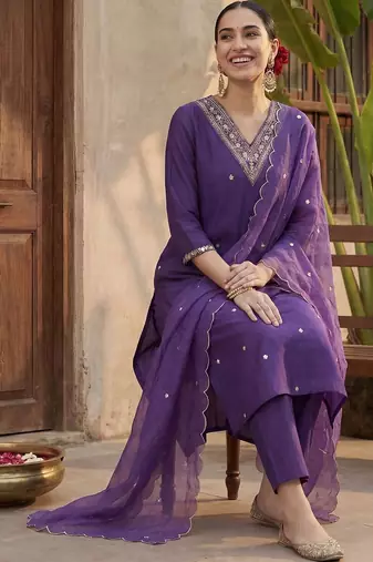 Women Ethnic Motifs Embroidered Regular Kurta with Trousers & With Dupatta