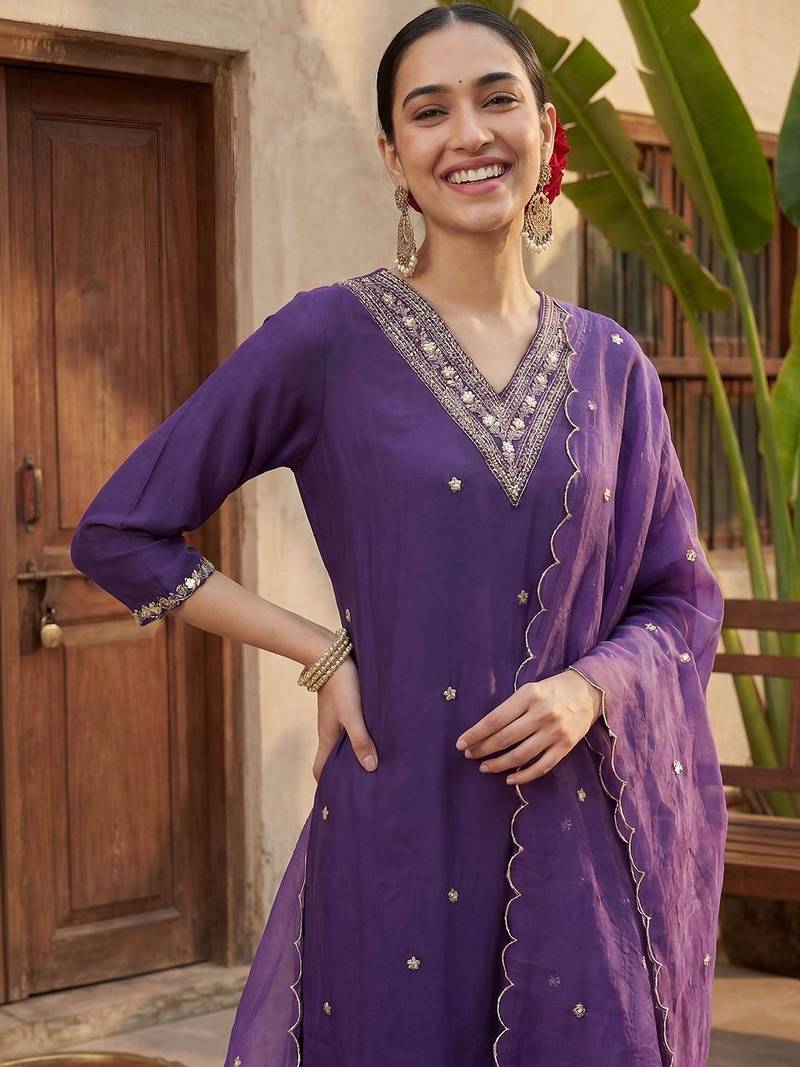 Women Ethnic Motifs Embroidered Regular Kurta with Trousers & With Dupatta