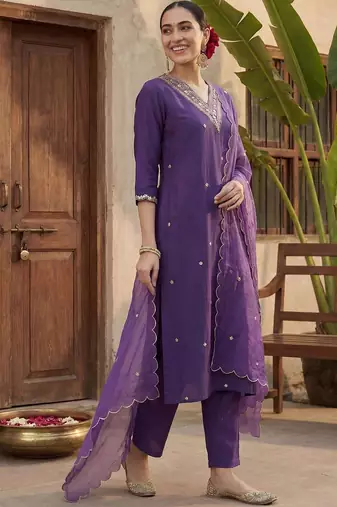 Women Ethnic Motifs Embroidered Regular Kurta with Trousers & With Dupatta