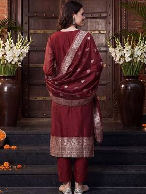 Women Ethnic Motifs Regular Kurta with Trousers & With Dupatta 4
