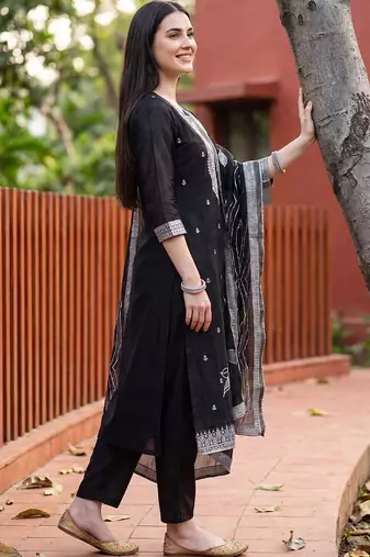Women Ethnic Motifs Embroidered Regular Thread Work Kurta with Trousers & With Dupatta