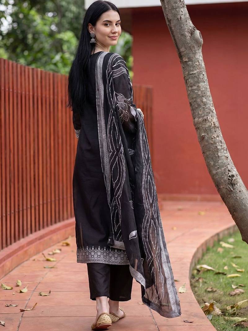 Women Ethnic Motifs Embroidered Regular Thread Work Kurta with Trousers & With Dupatta