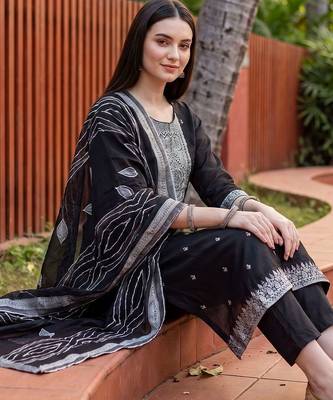 Women Ethnic Motifs Embroidered Regular Thread Work Kurta with Trousers & With Dupatta 5