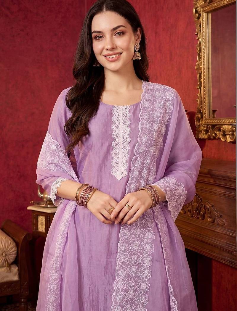 Women Regular Thread Work Kurta with Trousers & With Dupatta