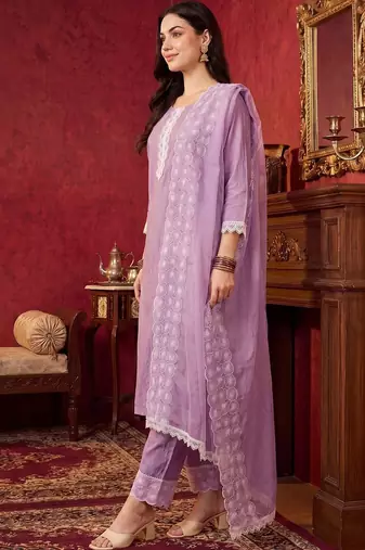 Women Regular Thread Work Kurta with Trousers & With Dupatta