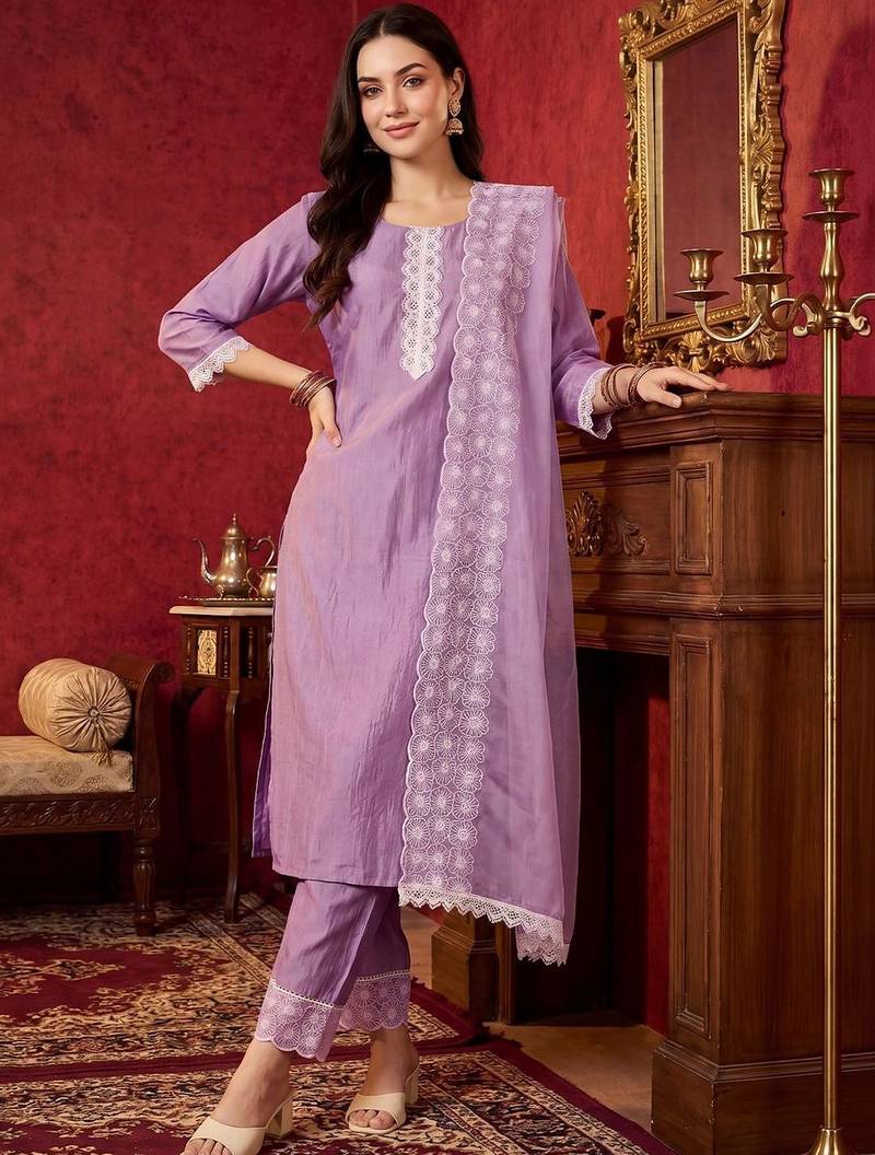 Women Regular Thread Work Kurta with Trousers & With Dupatta