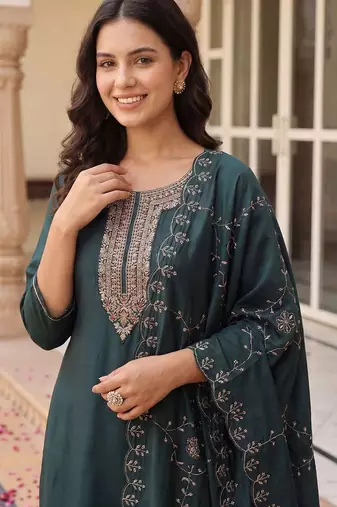 Women Ethnic Motifs Embroidered Regular Thread Work Kurta with Trousers & With Dupatta